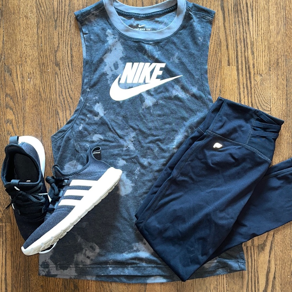 NIKE Muscle Tank